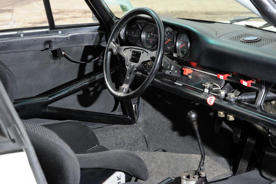 Интерьер Porsche 911 Carrera RSR (911) 1972 года  (фото 28 из 37)